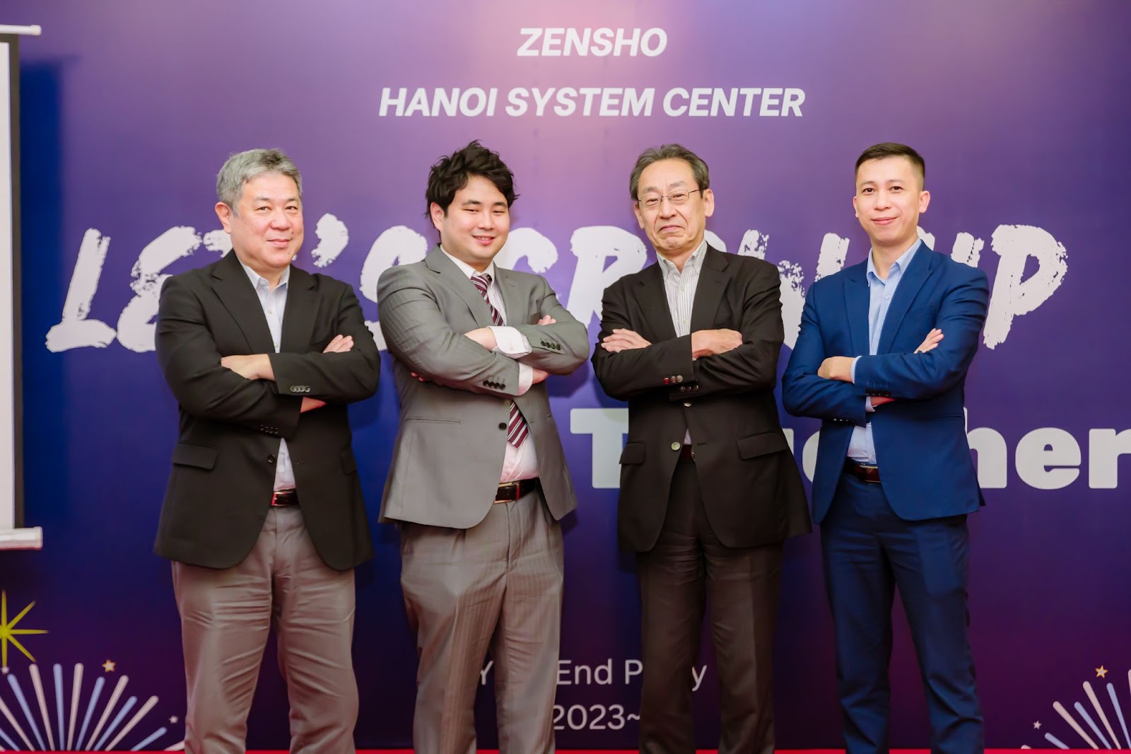 HSC-er たちは Zensho Holding グループの System 1 部門の部長から直接 Tet の贈り物を喜んで受け取りました